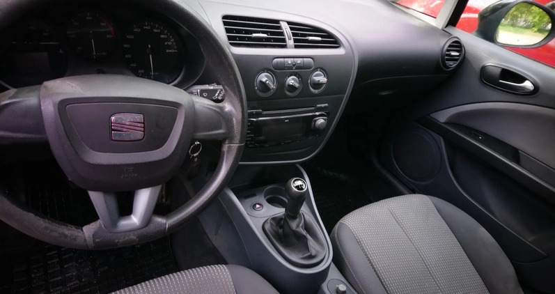 Seat Leon cena 14500 przebieg: 190730, rok produkcji 2010 z Poznań małe 379